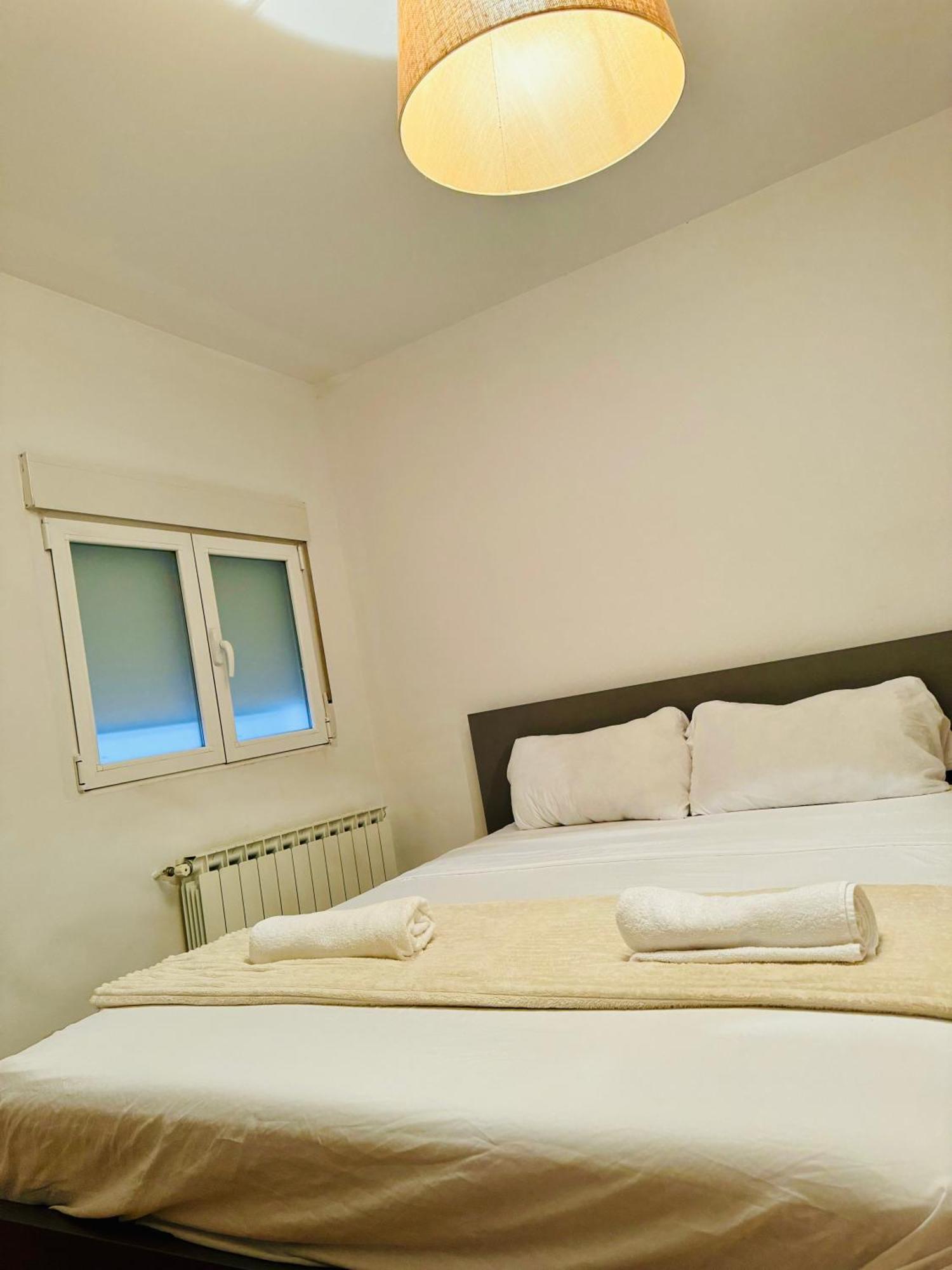 Pisos Familiares Barajas Apartment มาดริด ภายนอก รูปภาพ